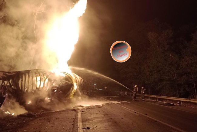 Grave acidente na BR-20 em Formosa-Go, deixa rodovia interditada por várias horas .