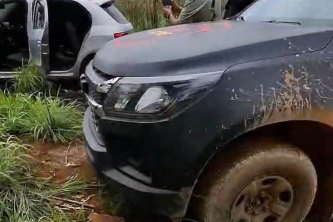 Três indivíduos são mortos após trocar tiros com a equipe da CPE no Jardim das Oliveiras em Águas Lindas de Goiás.