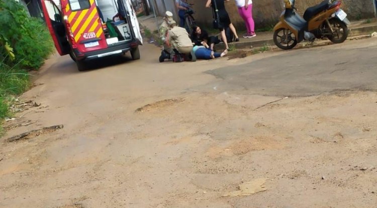 Buracos na rua causa acidente e deixa motociclista ferida no Jardim das Américas em Formosa-Go.