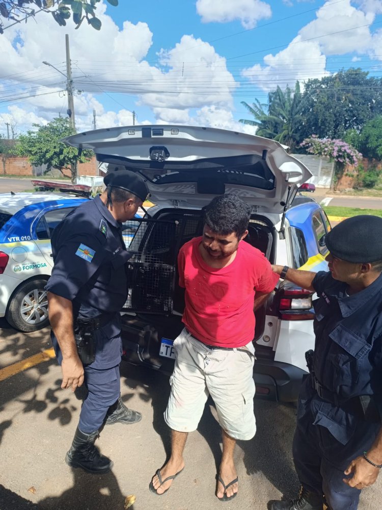 Homem armado invade escola para matar professor e é preso pela Guarda Municipal em Formosa-Go.