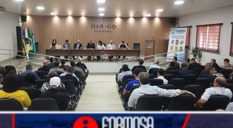 Autoridades do município e entorno, estiveram presentes na reunião do CONSEG  na manhã desta quinta-feira em Formosa-Go.