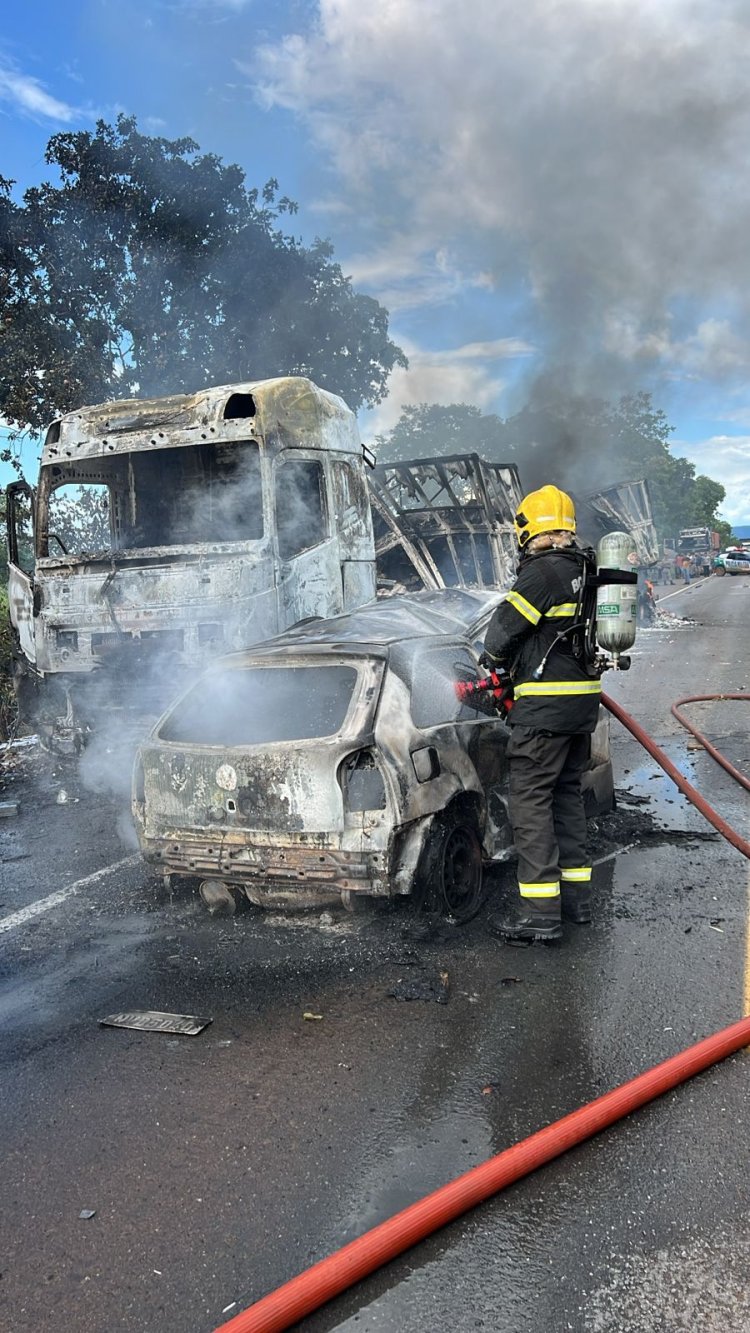 Tragédia; Grave acidente deixa duas pessoas mortas na BR-020 em Vila-Boa/GO.