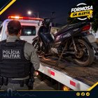 🚨 MOTOCICLISTA É FLAGRADO DANDO “GRAU” E TEM MOTO REMOVIDA NO SETOR NORDESTE, EM FORMOSA