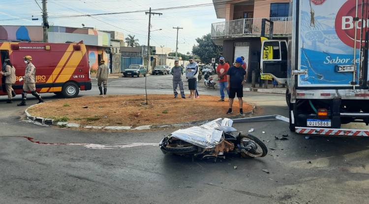 Motociclista morre em grave acidente no bairro Formosinha em Formosa-Go.