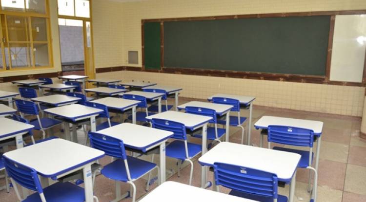 FORMOSA-GO, Diretor de Escola Estadual, é acusado de importunação sexual por alunas e servidora . 