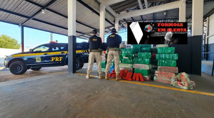 Em Formosa-Go, a PRF, apreende mais de 3 toneladas de drogas durante abordagem a caminhão.